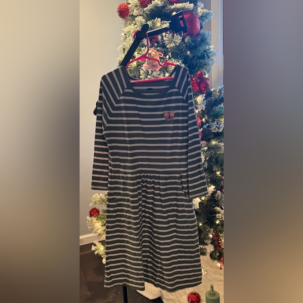Girls long sleeve green and white striped dress